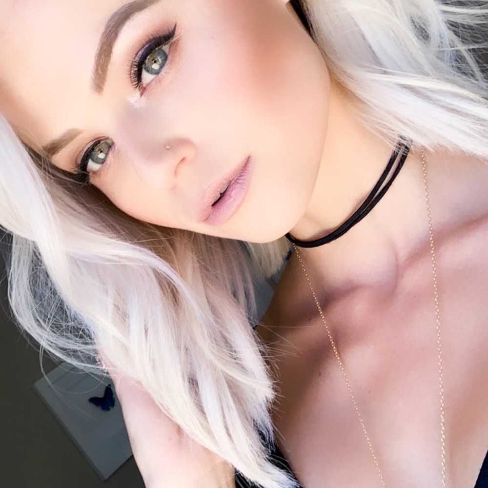 Meet your Posher, Kira